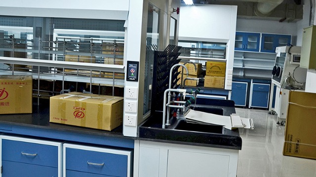 金華實(shí)驗(yàn)室搬遷公司與幫德運(yùn)公司談實(shí)驗(yàn)室儀器驗(yàn)收