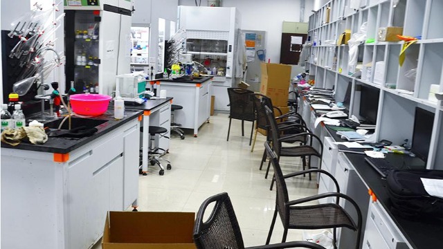 幫德運為內(nèi)江市實驗室搬家“保駕護(hù)航”