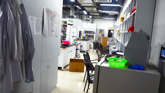 汕頭市實(shí)驗(yàn)室搬家時(shí)要如何擺放實(shí)驗(yàn)室儀器