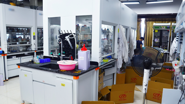 延安市實(shí)驗(yàn)室搬家公司進(jìn)行紅色教育學(xué)習(xí)