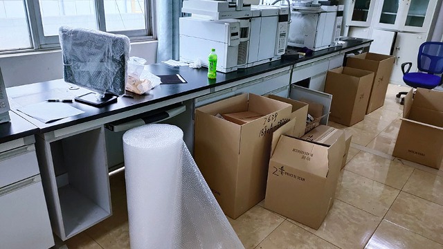 學(xué)校搬家服務(wù)公司怎么搬熒光顯微鏡